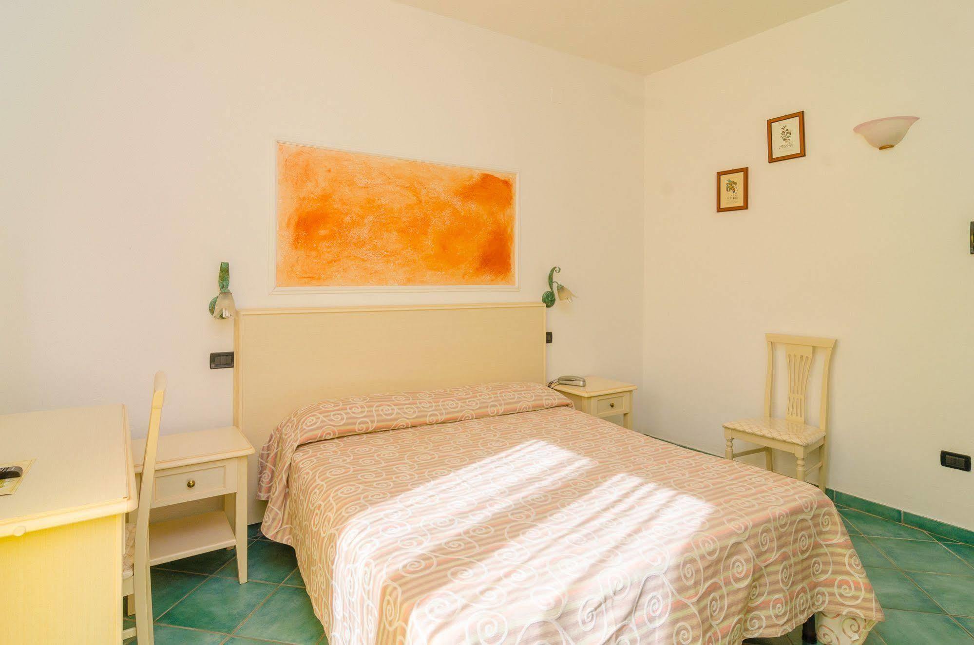 Hotel Aragonese Искья Экстерьер фото